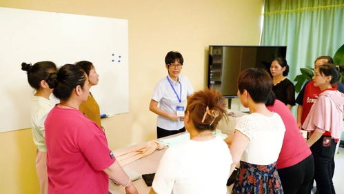 福州市海峽家政服務中心暨女王智慧公司新址正式揭牌，家政服務邁向新篇章